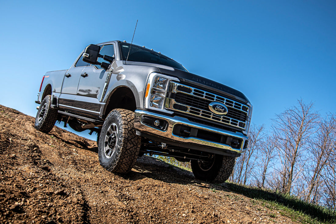 5 Inch Lift Kit w/ 4-Link | Ford F250/F350 Super Duty (23-26) 4WD | Gas